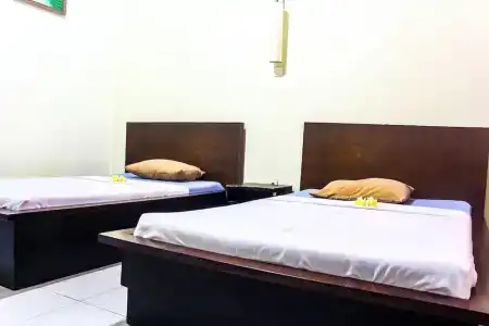Budhi Beach Inn - 20
