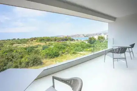 Joel Residence - 101