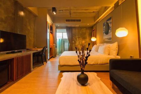 Kroque Boutique & Bistro - 38