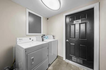 Quality Inn - 9