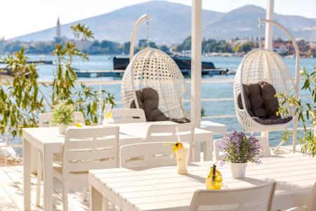 Brown Beach House & Spa - 7