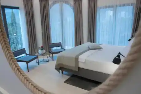 Majestic - 69
