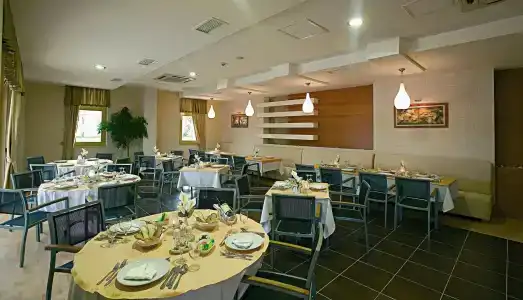 Side Breeze - All Inclusive - 18