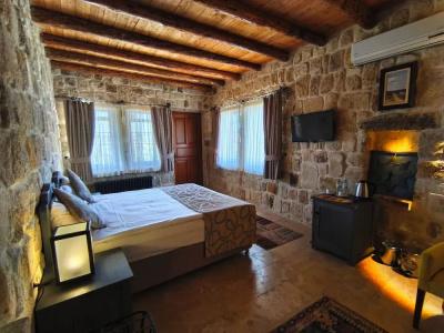 Acropolis Cave Suite - 66