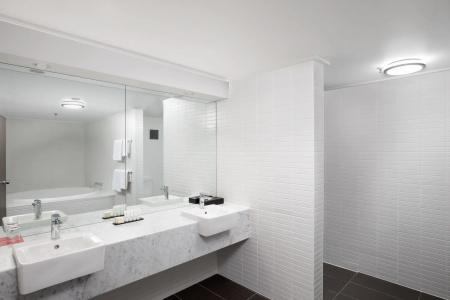 Rydges - 8