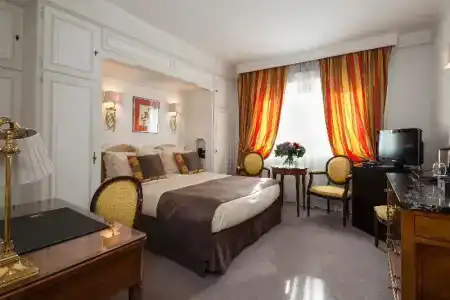 Majestic Spa - Champs Elysées - 66