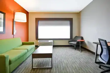 Holiday Inn Express -, An Ihg - 61