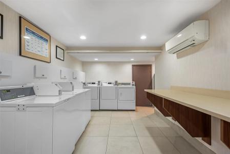 Best Western Plus Suites Downtown - 24