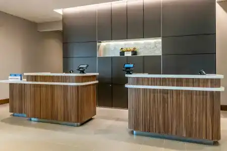 Courtyard by Marriott Fort Lauderdale Downtown - 1