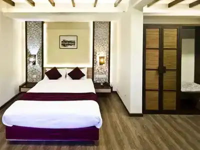The Lakeside Retreat - 2