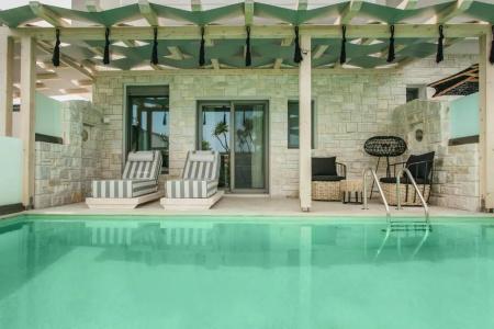 Blue Carpet Luxury Suites - 224