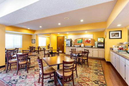 Quality Inn & Suites West Chase - 22