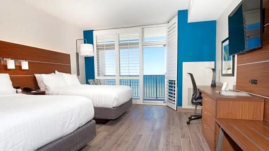 Holiday Inn Express & Suites Beach Beachfront by IHG - 130