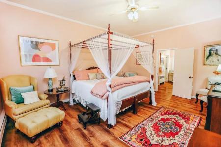 Wilburton Inn - 211