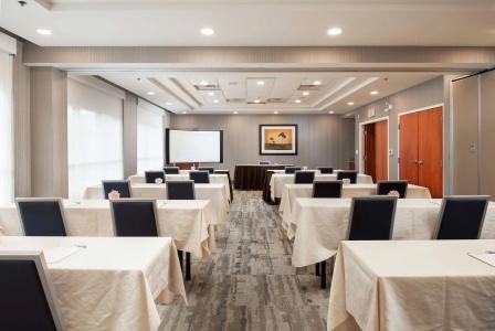 Hampton Inn & Suites by Hilton - 15