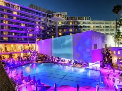 The Beverly Hilton - 20