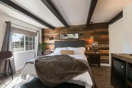 Shell Beach Inn - 2
