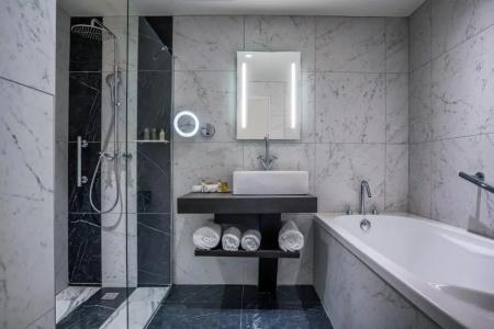 Du Roi & Spa By Sowell Collection - 8