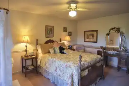 Blue Mountain Mist Country Inn - 89