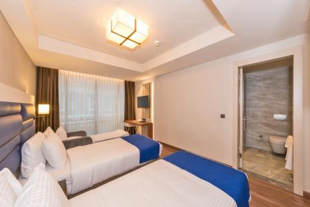 Golden Royal - 3