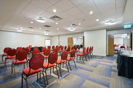 Holiday Inn Express and Suites, an IHG - 41
