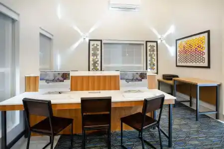 Holiday Inn Express & Suites, an IHG - 23