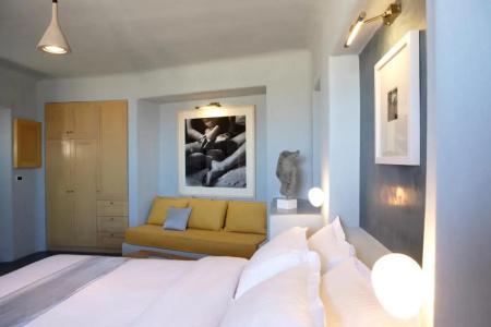 Voreina Gallery Suites - 52