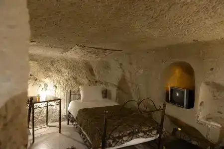 Caravanserai Cave - 4