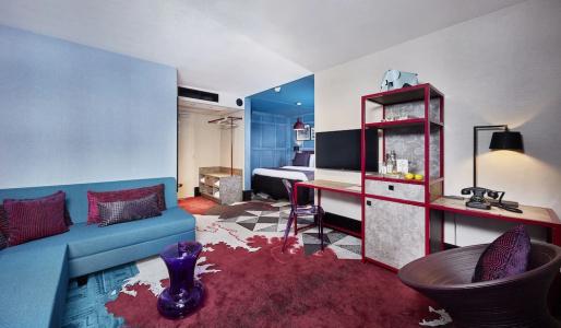 Carlton Square - 103