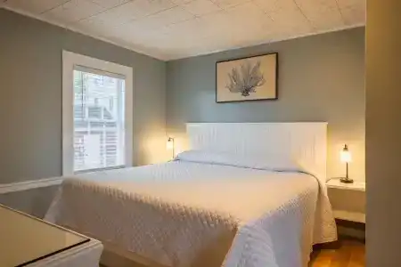 Eagle House - 79