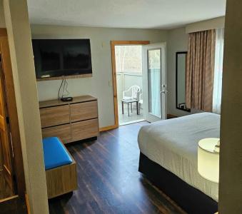 Days Inn and Suites by Wyndham Downtown-University - 42