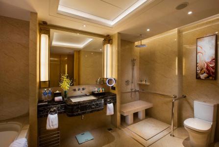 Hilton Wuhan Riverside - 9