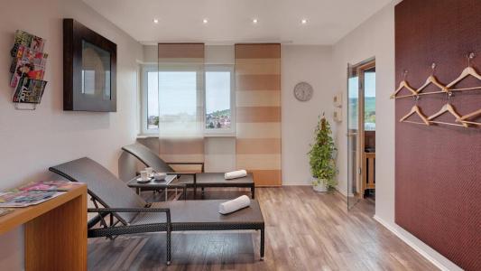 Newton Heilbronn - 14