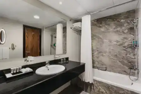 Hawthorn Suites by Wyndham Abu Dhabi City Center - 52