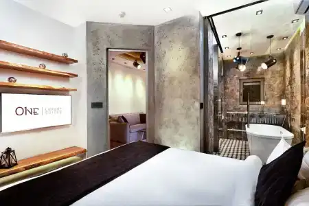 One Luxury Suites - 153
