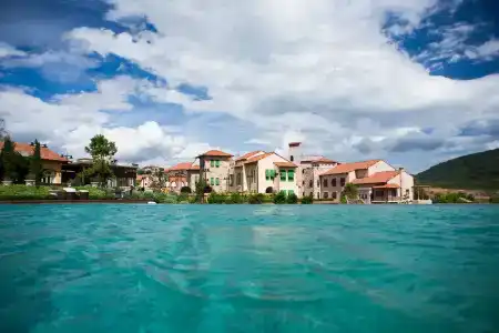 Town Square Suites by Toscana Valley - 18