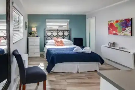 May-Dee Suites in Florida - 18