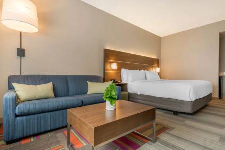 Holiday Inn Express & Suites - St. Petersburg - Madeira Beach, an IHG - 77