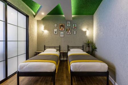Seraglio & Suites - 113