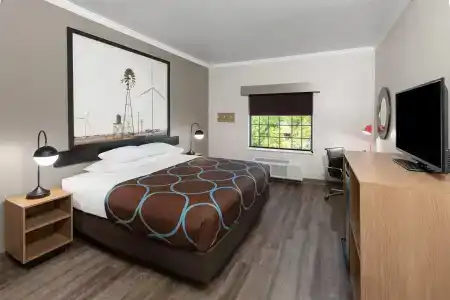 Super 8 by Wyndham San Antonio/Alamodome Area - 22
