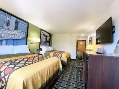 Super 8 by Wyndham/Jefferson Ave. - 1