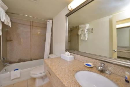 Best Western Plus Holiday Sands Inn & Suites - 45