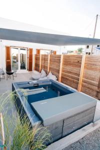 Mesanto Luxury Suites - 29