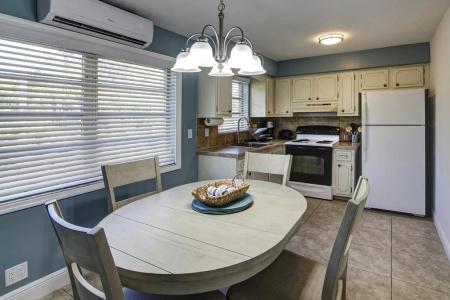 May-Dee Suites in Florida - 12