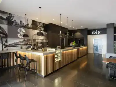 ibis World Square - 26