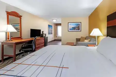 La Quinta Inn by Wyndham near Cedar Point - 44