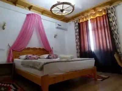 Nazira - 93