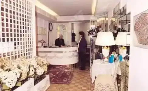 Residenza Due Torri Check In Presso Centrale Vicolo Cattani 7 - 11