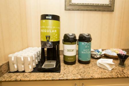 Hilton Garden Inn Dallas/Market Center - 41
