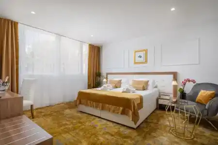 Corner - 69